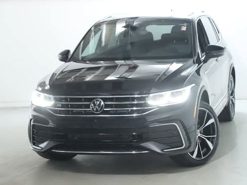 Certified 2022 Volkswagen Tiguan SEL R-Line image 2