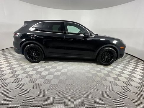 Used 2024 Porsche Cayenne image 5