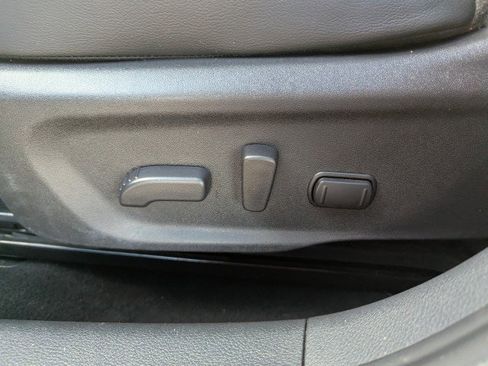 Used 2022 Nissan Sentra SR w/ SR Premium Package image 12