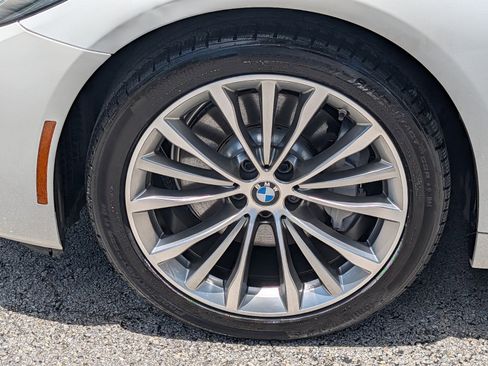 Used 2023 BMW 530i w/ Premium Package RWD image 21