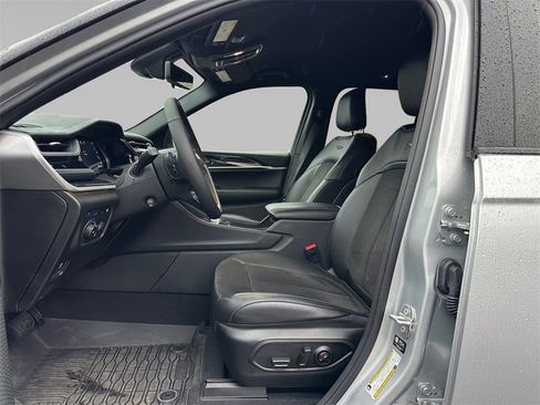 New 2024 Jeep Grand Cherokee Trailhawk w/ Advanced Protech Group II image 11