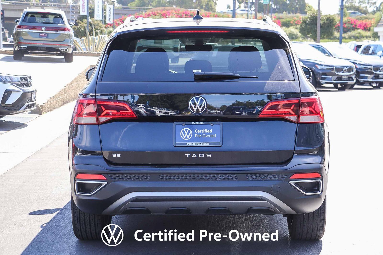 Certified 2023 Volkswagen Taos SE FWD image 8