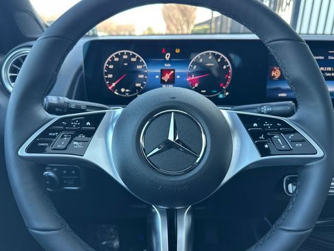 New 2026 Mercedes-Benz GLB 250 4MATIC image 23