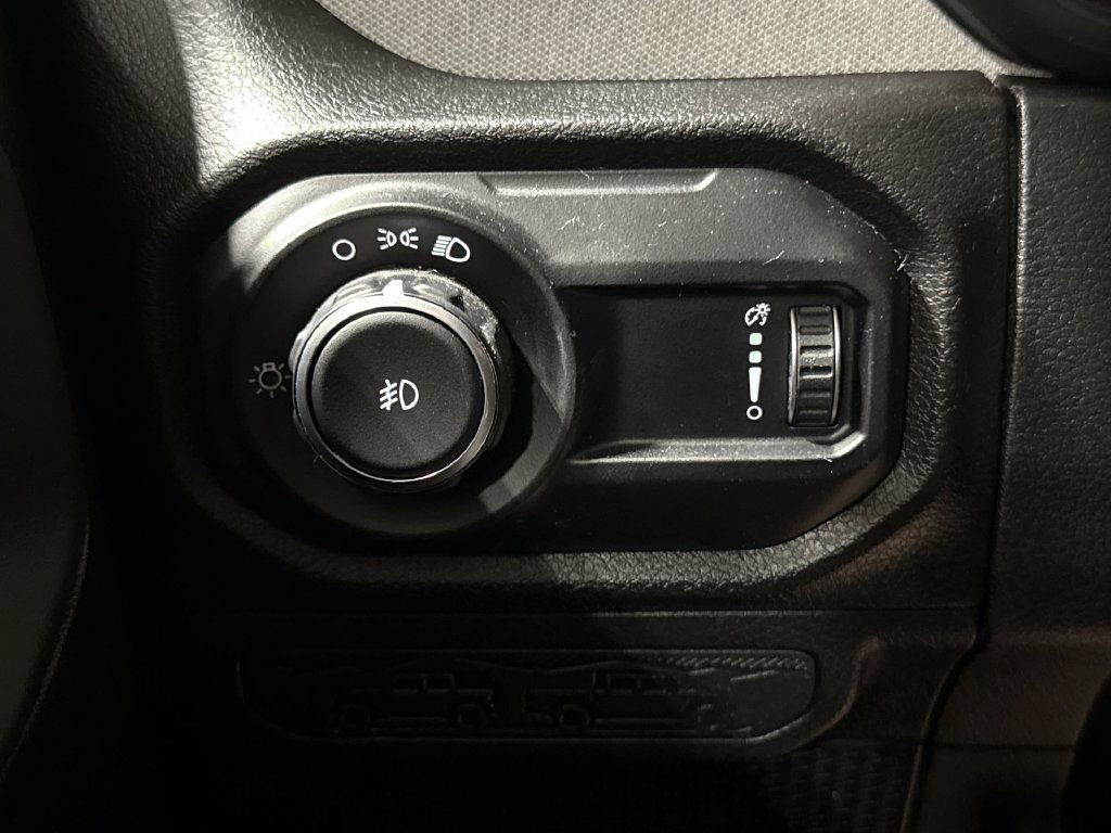 Used 2024 Jeep Wrangler Sport AWD/4WD image 18