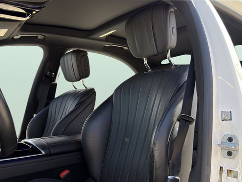 Used 2022 Mercedes-Benz S 500 4MATIC w/ AMG Line Package image 15