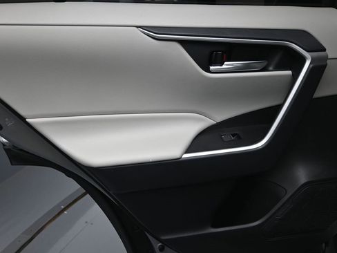 Used 2024 Toyota RAV4 XLE Premium image 23