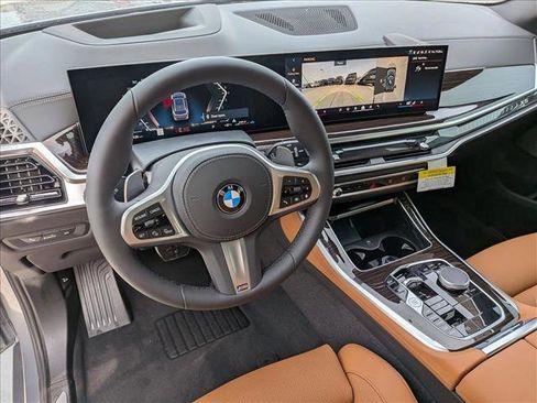 Used 2026 BMW X5 xDrive40i w/ M Sport Package AWD/4WD image 3
