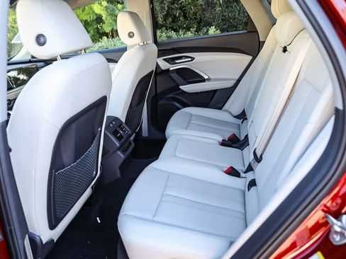 New 2025 Audi Q5 Premium image 17