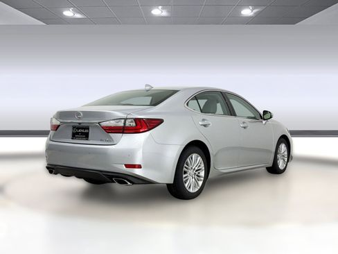 Used 2016 Lexus ES 350 w/ Premium Package w/Wood Trim FWD image 9