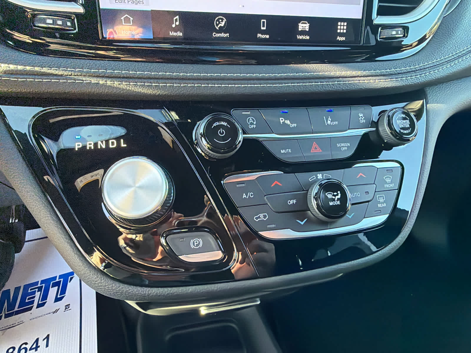 New 2026 Chrysler Pacifica Select FWD image 21