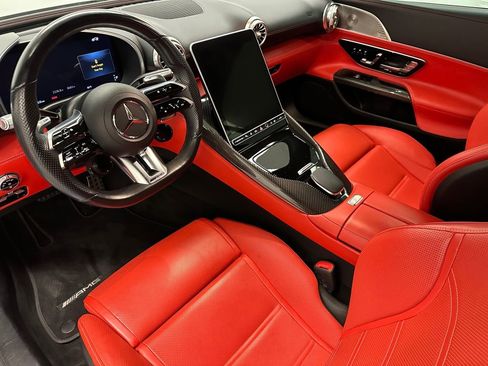 Used 2022 Mercedes-Benz SL 63 AMG 4MATIC w/ AMG Aerodynamic Package image 17