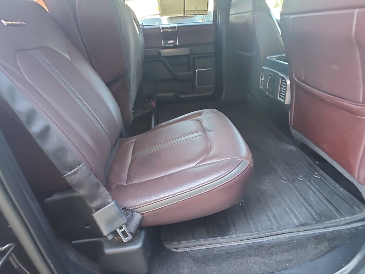 Used 2015 Ford F150 Platinum w/ Equipment Group 701A Luxury AWD/4WD image 20