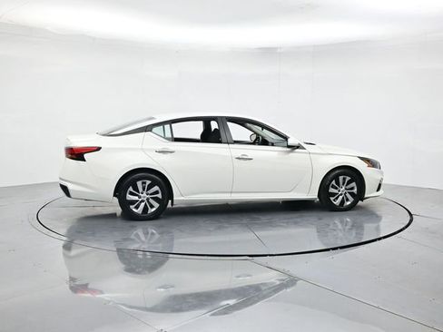 Used 2022 Nissan Altima 2.5 S image 2