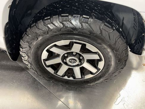 Used 2018 Toyota 4Runner TRD Off-Road Premium w/ Wilderness Package image 14