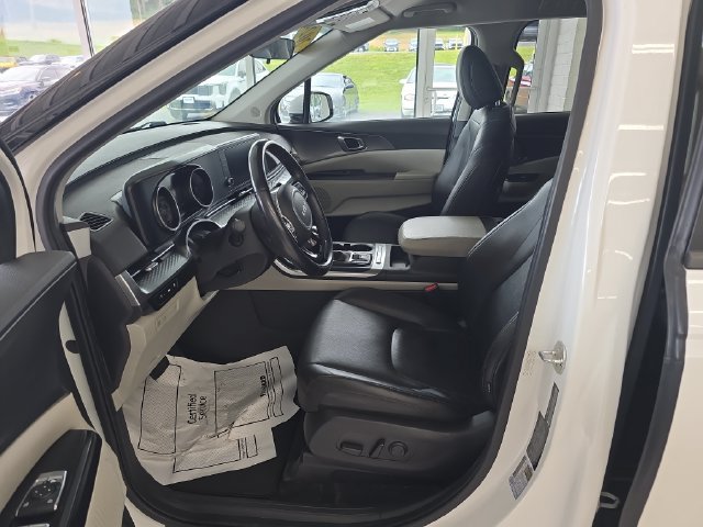 Certified 2024 Kia Carnival LX FWD image 13