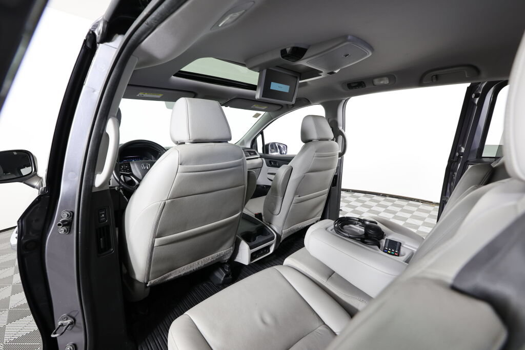 Used 2018 Honda Odyssey Touring image 15