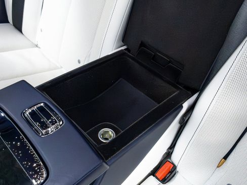 Used 2021 Rolls-Royce Phantom Sedan RWD image 36