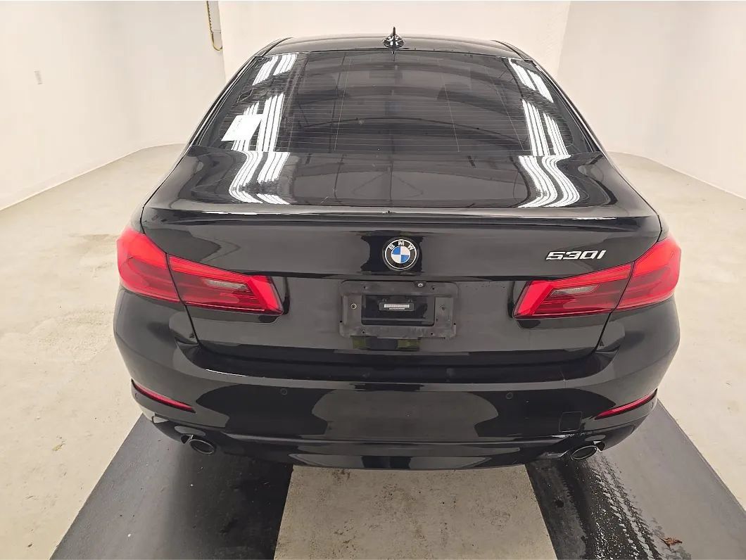 Used 2020 BMW 530i w/ Convenience Package RWD image 5