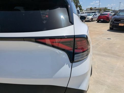 Certified 2023 Kia Sportage EX FWD image 11