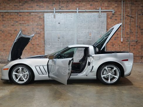 Used 2010 Chevrolet Corvette Grand Sport w/ Preferred Equipment Group RWD image 27