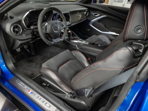 Used 2018 Chevrolet Camaro ZL1 image 2