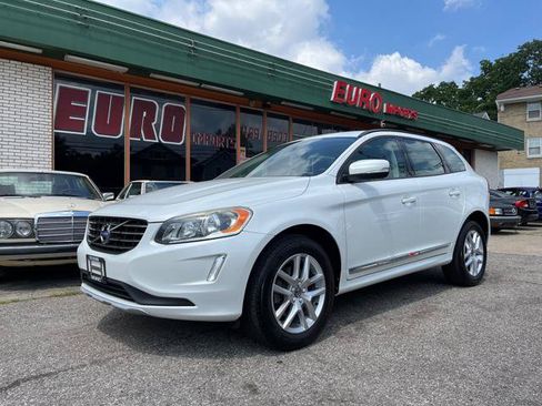 Used 2017 Volvo XC60 T5 FWD image 1