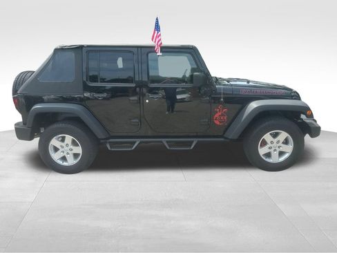 Used 2014 Jeep Wrangler Unlimited Rubicon w/ Connectivity Group AWD/4WD image 26