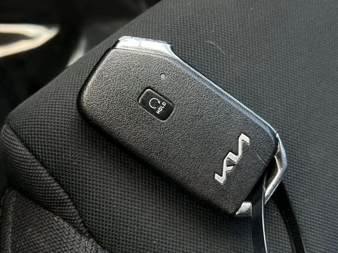 Used 2022 Kia K5 LXS FWD image 28