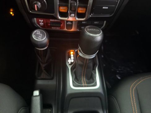 Used 2021 Jeep Gladiator Mojave AWD/4WD image 13