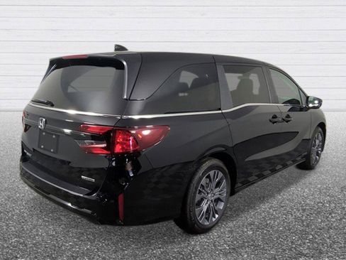 New 2026 Honda Odyssey Touring image 6