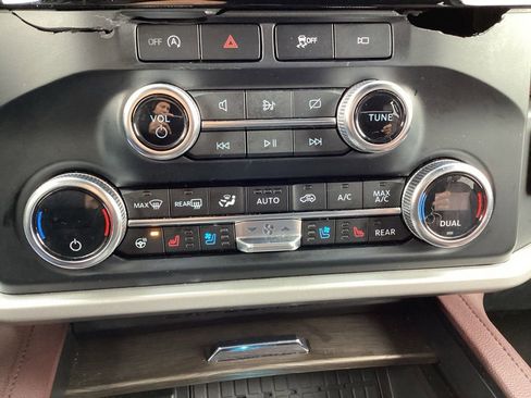 Used 2024 Ford Expedition Max Limited image 24