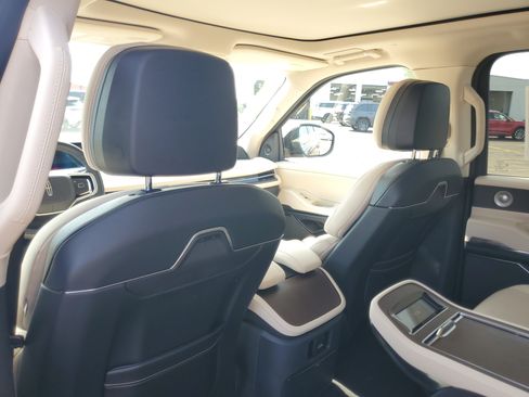 New 2027 Lincoln Navigator L Reserve AWD/4WD image 28