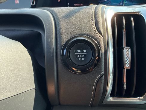 Used 2025 Ford Expedition Platinum AWD/4WD image 19
