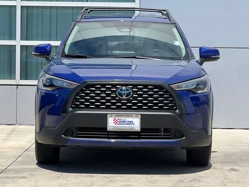 Certified 2023 Toyota Corolla Cross LE w/ Moonroof Package AWD/4WD image 6