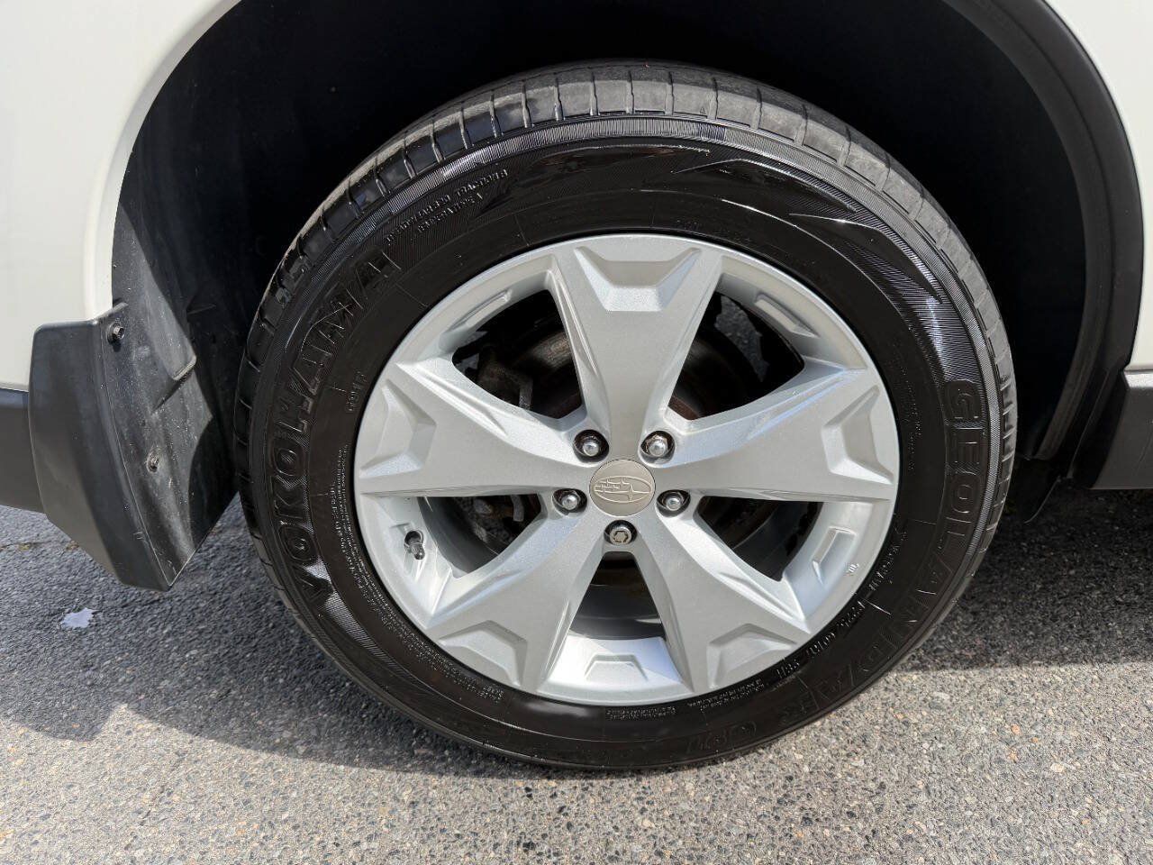 Used 2015 Subaru Forester 2.5i Limited AWD/4WD image 14