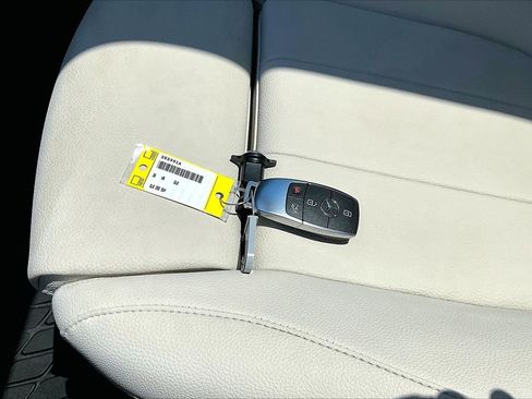 Used 2026 Mercedes-Benz GLB 250 image 31