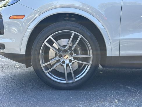 Used 2023 Porsche Cayenne S AWD/4WD image 12