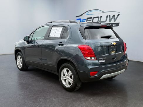 Used 2022 Chevrolet Trax LT w/ LT Convenience Package AWD/4WD image 5
