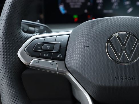 New 2026 Volkswagen Tiguan SE R-Line image 21