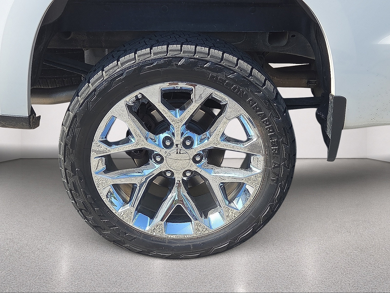 Used 2022 Chevrolet Silverado 1500 LTZ w/ LTZ Premium Package AWD/4WD image 16