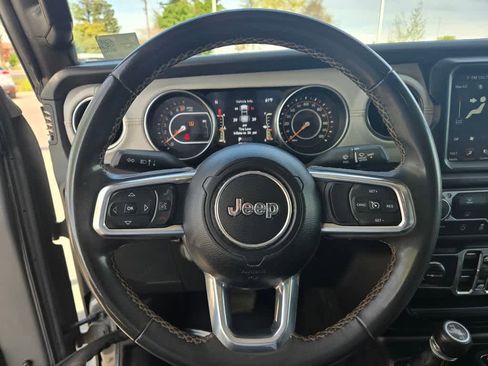 Used 2023 Jeep Gladiator Overland image 24