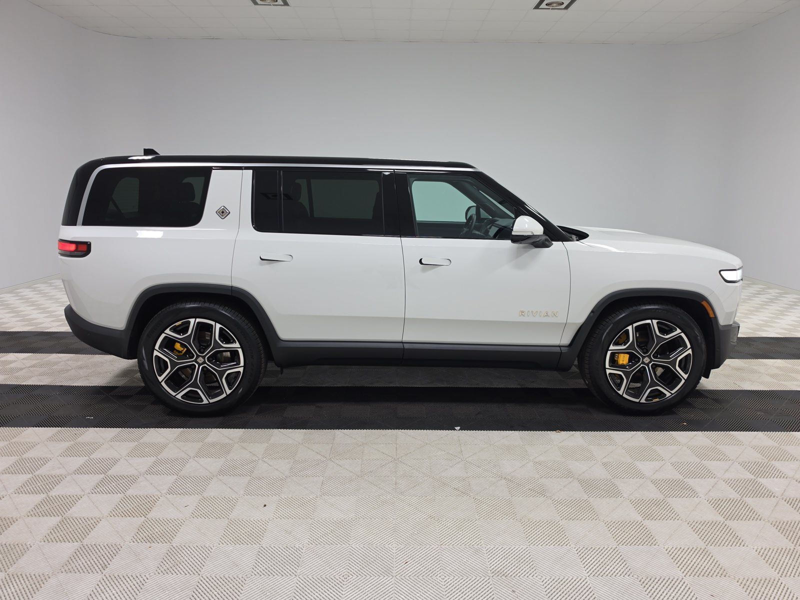 Used 2024 Rivian R1S Adventure Quad AWD/4WD image 6