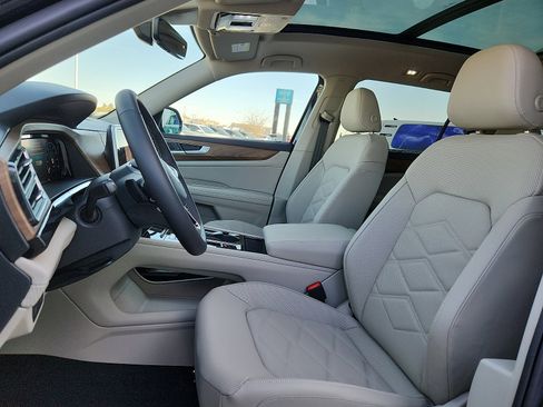 New 2026 Volkswagen Atlas SE image 13