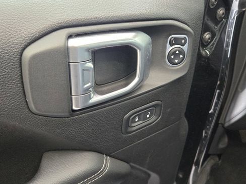 Used 2020 Jeep Gladiator Overland AWD/4WD image 18
