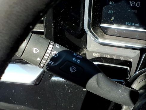 Used 2022 Chevrolet Silverado 1500 LT AWD/4WD image 19