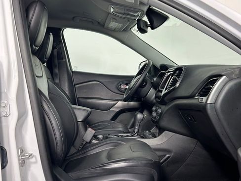 Used 2019 Jeep Cherokee Limited AWD/4WD image 10