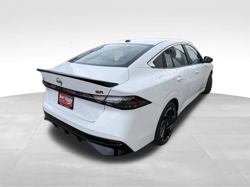 New 2026 Nissan Sentra SR w/ Floor Mat Package FWD image 7