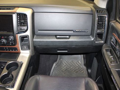 Used 2014 RAM 1500 Laramie w/ Convenience Group AWD/4WD image 31
