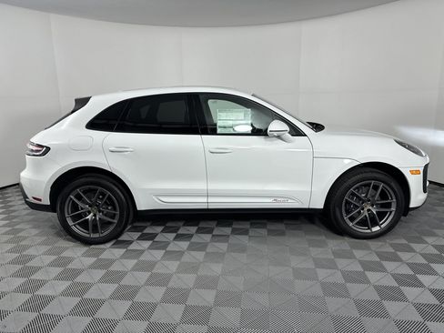 Certified 2025 Porsche Macan image 8