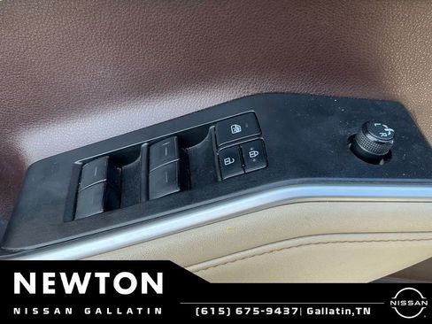 Used 2021 Toyota Highlander XLE FWD image 10